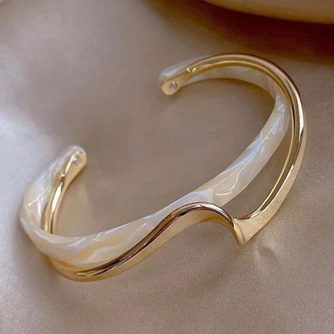 Soft Glow Opal Bracelet