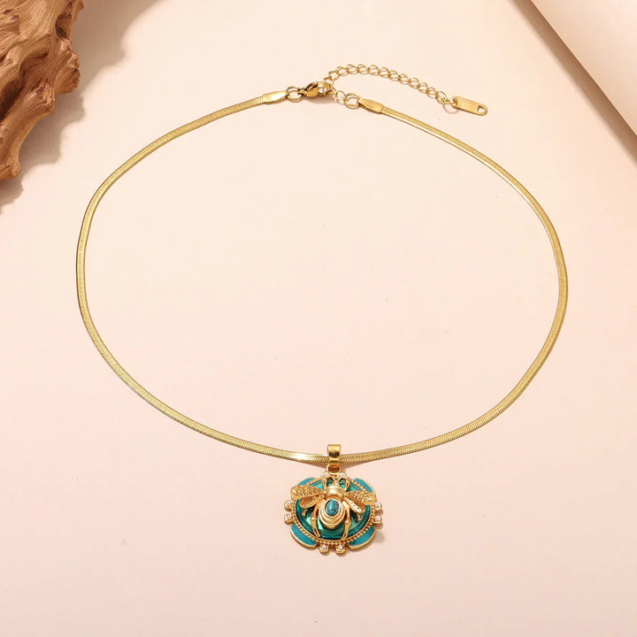 Chic Turquoise Bee Pendant Necklace
