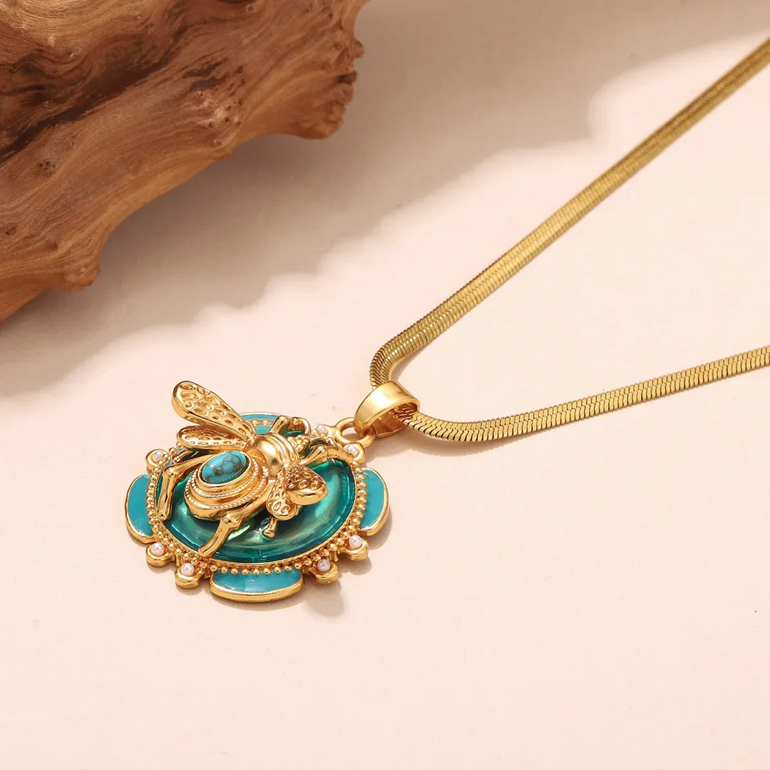Chic Turquoise Bee Pendant Necklace