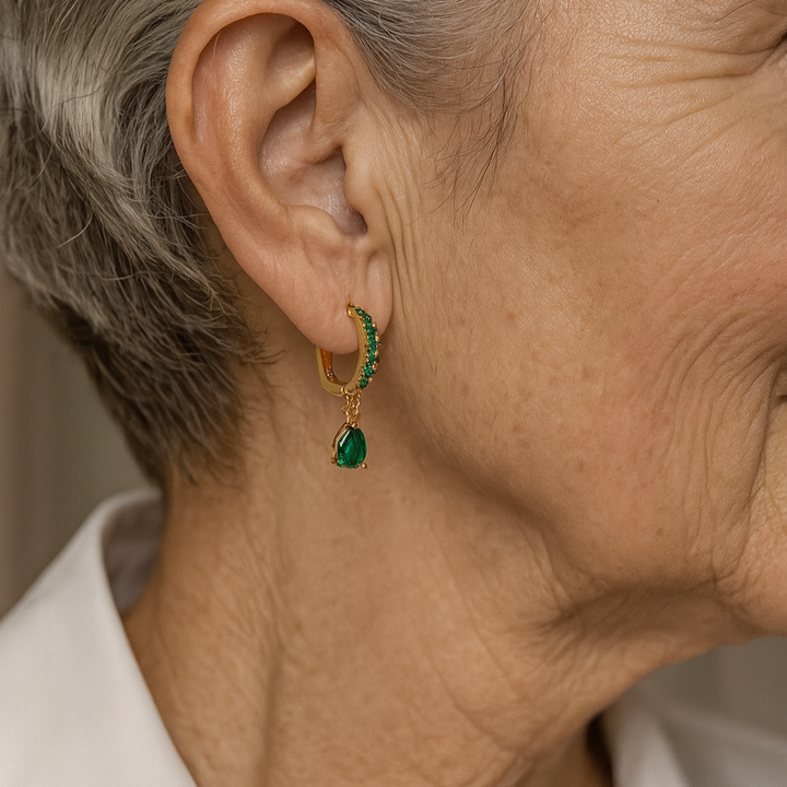 Zirconia earrings with emerald