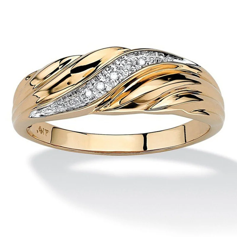 Ring with vintage glitter