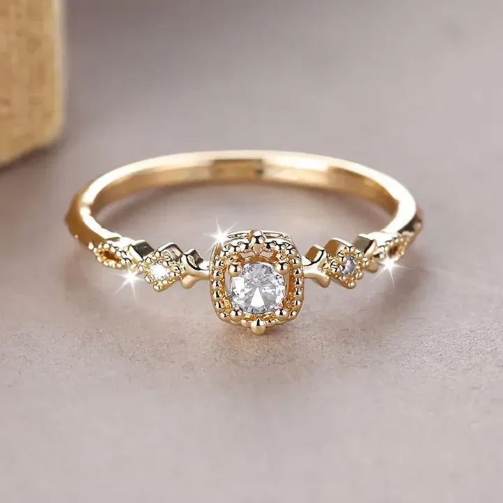 Vintage ring in shiny crystal