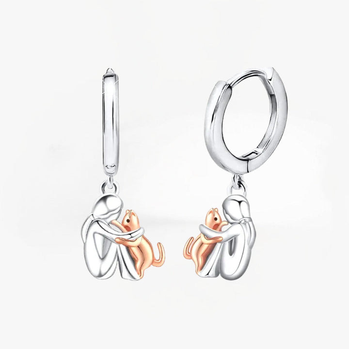 Cat Embrace Earring (Round Closure)